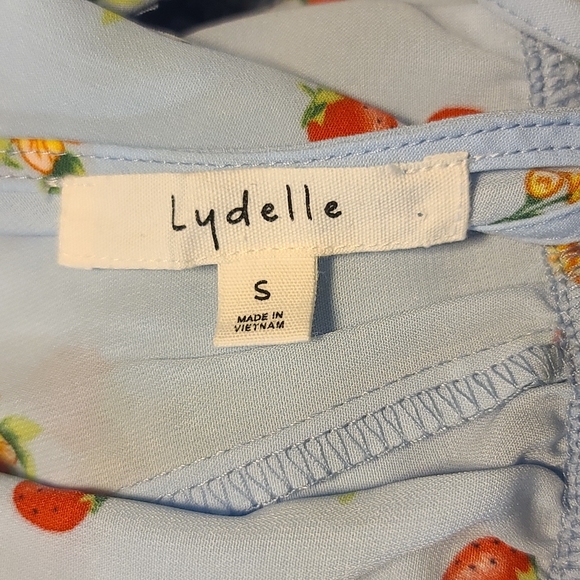 Lydelle Blue Floral Romper - Picture 4 of 4